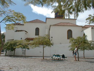 Santa Cruz: Nicky and Church